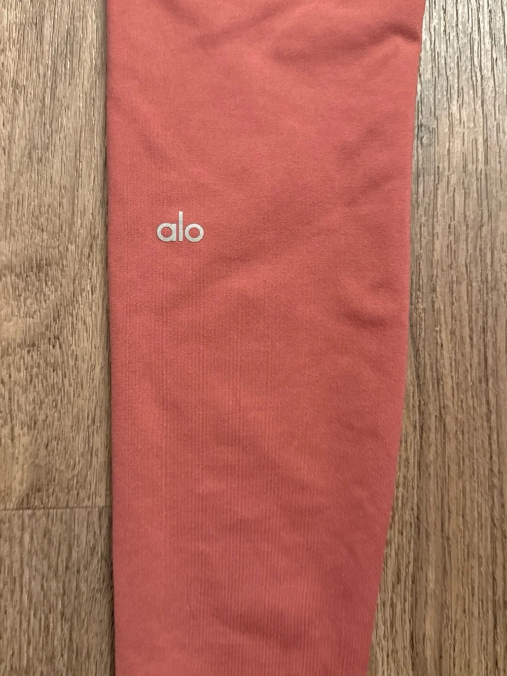 Alo dark dusty rose Pink high-waisted leggings. Size small.